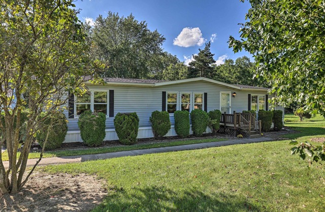Charming Burdett Home with Grill, Gazebo + Yard