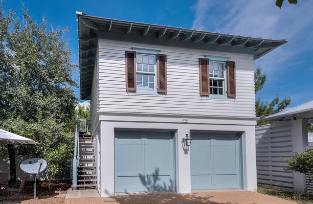 * Charming Carriage House located in Rosemary Beach *Pet Friendly
