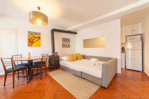 Charming Classic-Rustic Retreat in Historic Lisbon