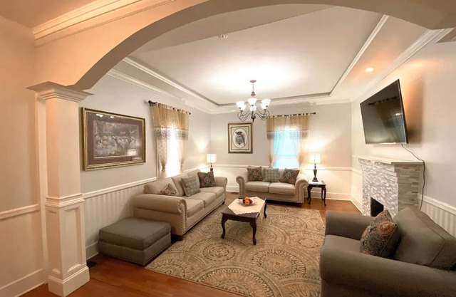 Charming Colonial 3 Bedroom Home near UNCC