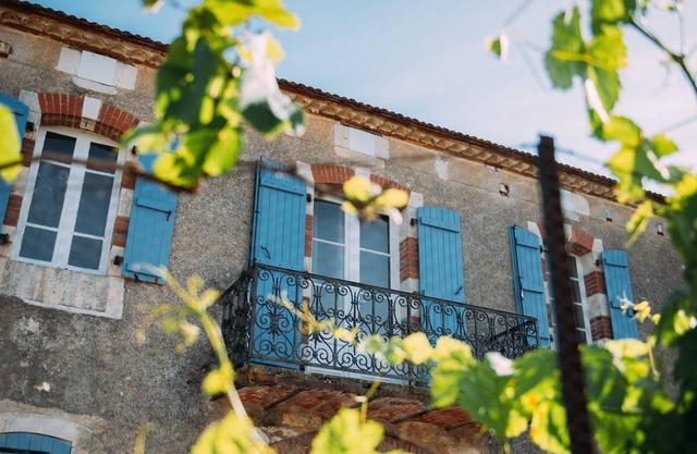 Charming cottage / equestrian cottage for 2 to 6 people in a village of character