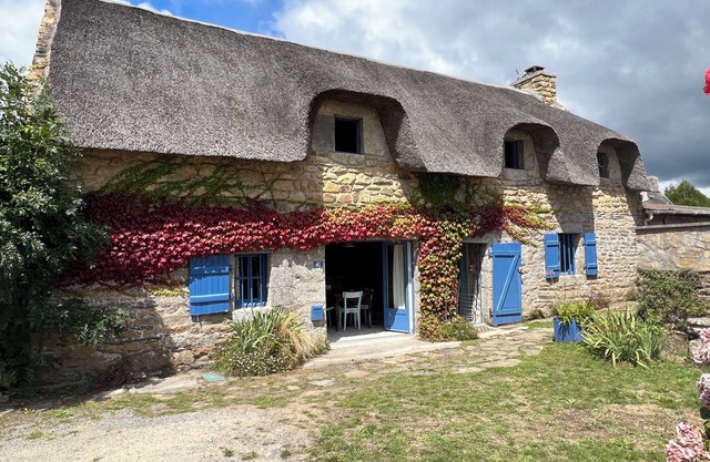 Charming cottage 500m from the sea. Fireplace. Ideal for large families