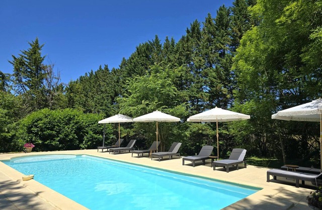Charming cottage in Dordogne with pool and garden