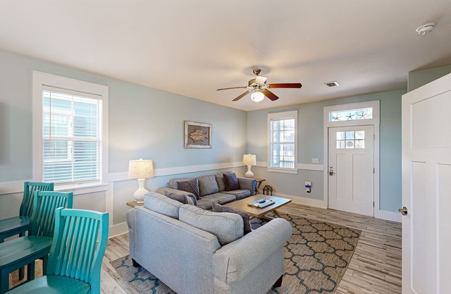 Charming Cottage with Hot Tub, Fitness Center, & Nature Trails