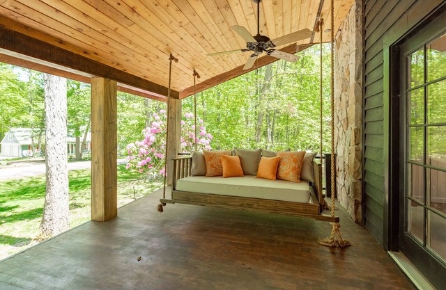 Charming Dog Friendly Cottage w/Modern Touches