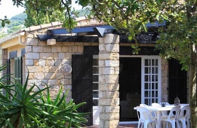 Charming facing the Gulf of Ajaccio. Cozy facilities, Beach at 300 meters