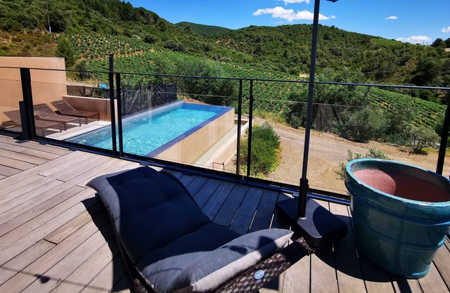 Charming family villa La Passejade with heated swimming pool