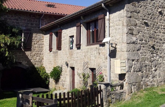 Charming feng shui gîte in Marlhes with fireplace and garden