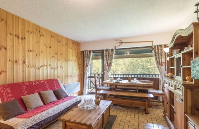 Charming 3-room apt for 6 with parking, near slopes and center