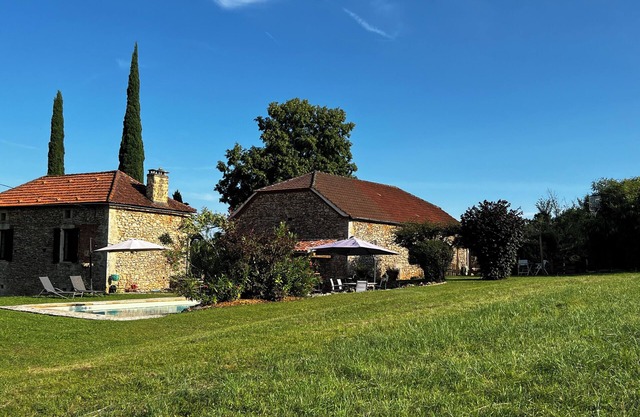 Charming house at one with nature- Swimming pool- Near GOLF and TOURIST SITES