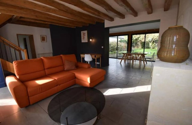 Charming farmhouse with garden close to Tours.