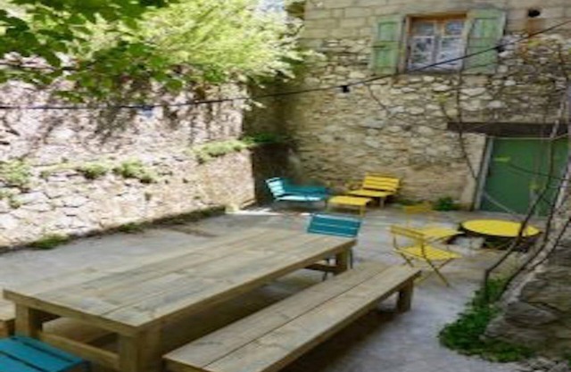 CHARMING GITE - PROVENCE - IN THE HEART OF A DOMAIN OF 100 HECTARES