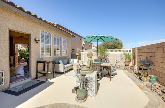 Charming Henderson Home: 6 Mi to Lake Las Vegas!