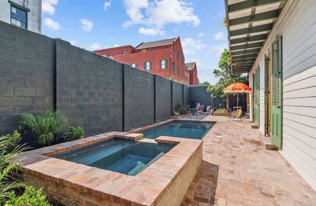 Charming Historic House w Pool & Hot Tub 5 BR|3 BA