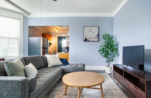 Charming Historic Retreat - 5 Mins from Downtown