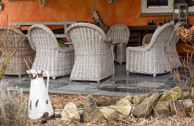 Charming Holiday Home in Hondschoote with Terrace