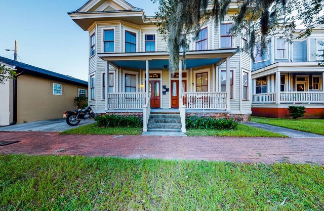 Charming Home in a Great Location w/ Two Levels, Full Kitchen, & Central AC