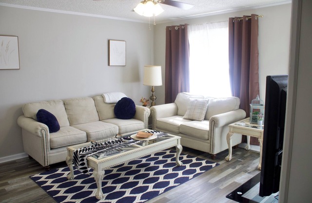 Charming Home near BMW & Michelin Pet Friendly