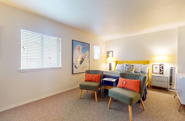 Charming hotel suite just steps away from Downtown Port Townsend