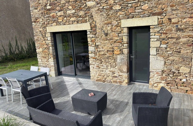 Charming house 30 minutes from the coast