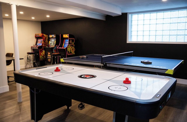 Charming House: Game room, Cinema, 5min to Airpt/Easton mall, 12 min OSU/New Alb