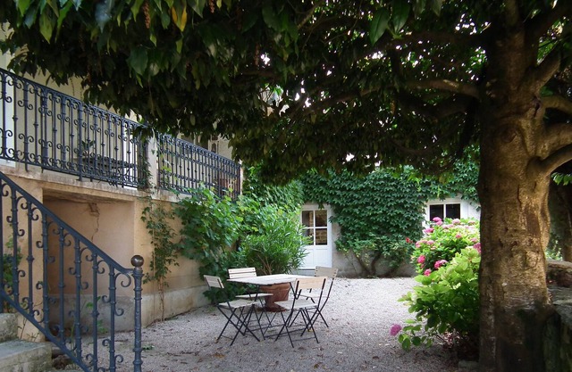 Charming house in Burgundy near Givry free and W. E and holidays
