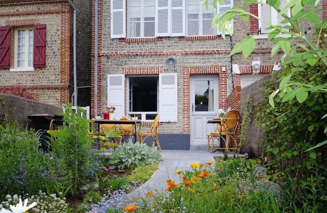 Charming House near Alabaster Coast Beach