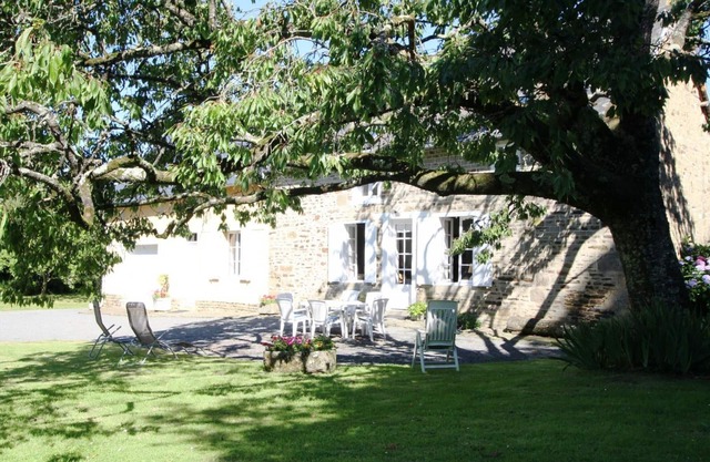 Charming house near Mont St-Michel with WiFi, parking, and private garden