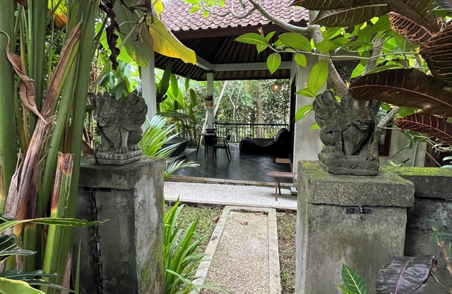 Charming House of joy 1-bedroom villa with garden view