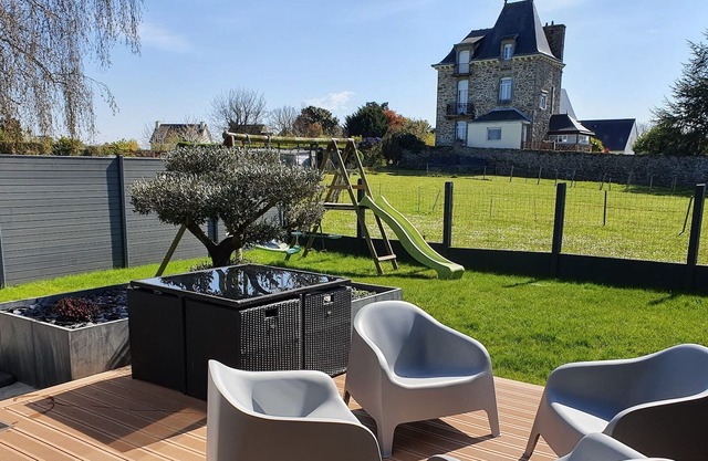 Charming house with jacuzzi and independent studio