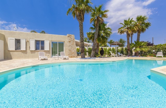 Charming house with pool and garden