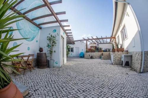 Charming House with Shared Pool in Atalaia, 110 m²