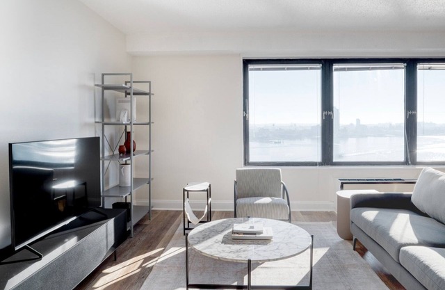 Charming Kips Bay 2BR w/W/D, Doorman & Roof, nr Bellevue, by Blueground