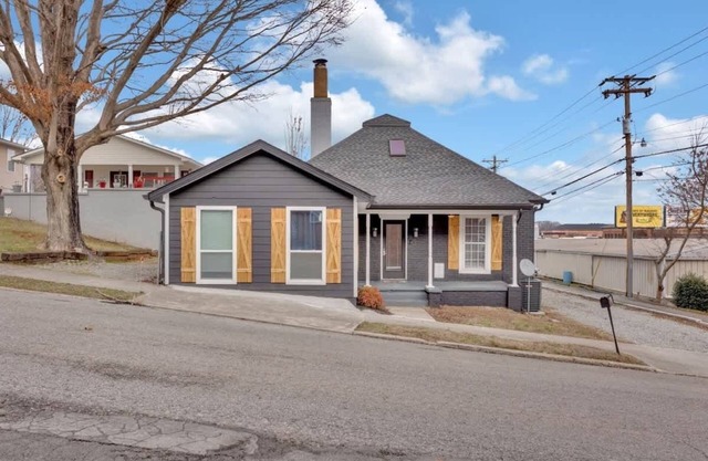 Charming Lenoir City Home Near Parks