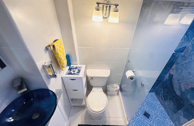 Charming Master En-Suite in Brooklyn Location. Book your stay today!