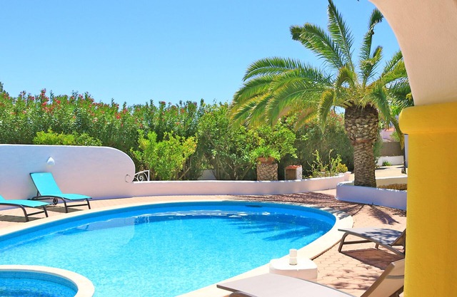 Charming modern 2 bed 2 bath private pool villa, enormous kitchen, beach 2km!