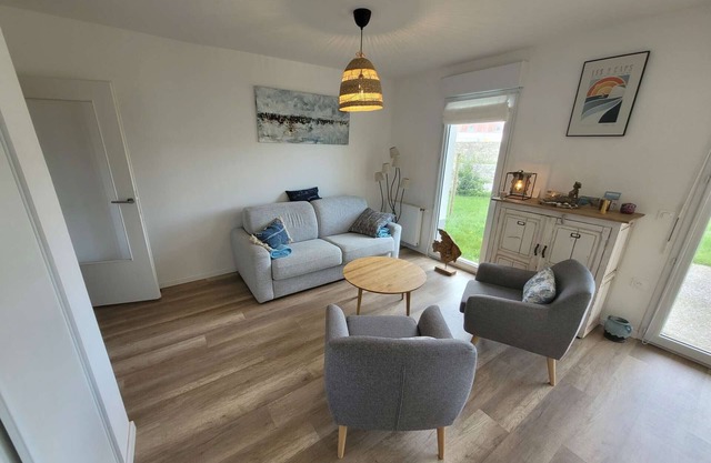 Charming modern apartment with garden and private parking