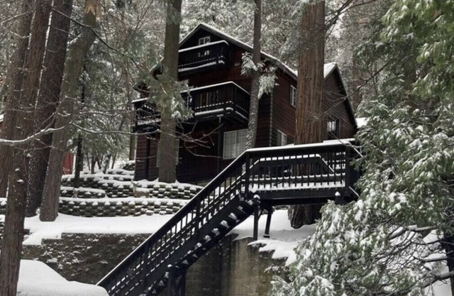 Charming Mountain Cabin 3BR/3BA +Loft minutes from the lake