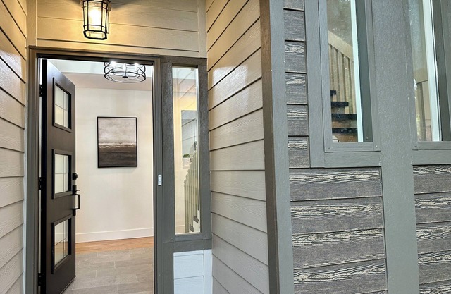 Charming Mountain Contemporary 3-Bedroom 3-Bath 1- Office house in Golden