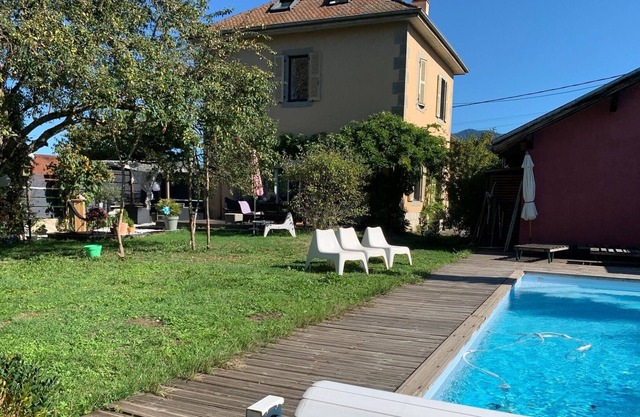 Charming old school villa with its swimming pool