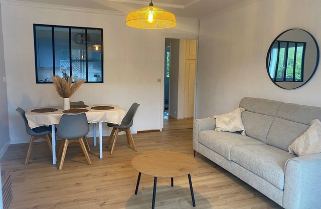 Charming one-bedroom apartment close to Conleau