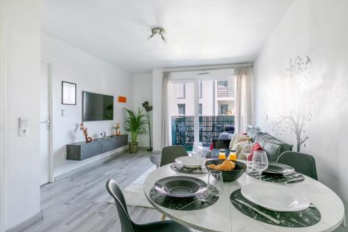 Charming, Paris in 15 minutes, private Parking