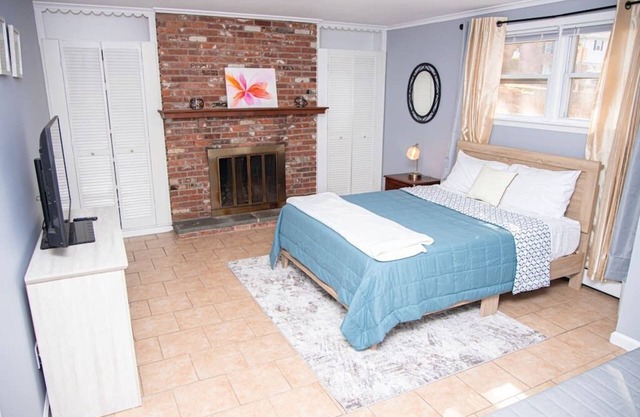 Charming & Peaceful Apartment in Stamford!