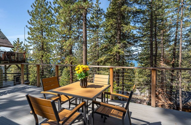 Charming Pet-Friendly Chalet | Lake Views, Deck & Fireplace Near Kings Beach