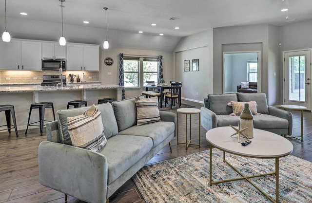 Charming Pflugerville Home ~ 25 Mi to Austin!