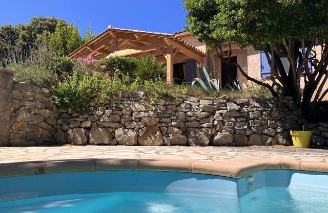 CHARMING PROPERTY IN HAVEN OF PEACE - PRIVATE POOL
