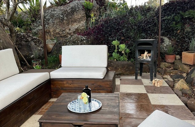 Charming refuge in Villa de Leyva, 2-story house, 4 bedrooms, mountain views.