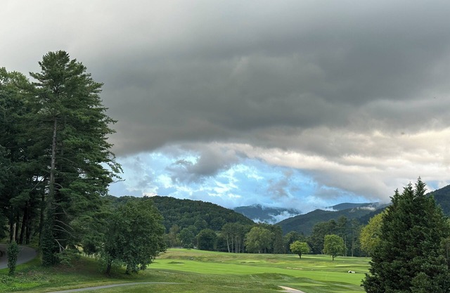 Charming & Relaxing 1-bedroom unit with Mountain Views in beautiful Waynesville