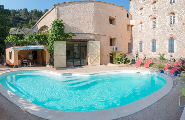 Charming Residence 5 chb river front near Aix Marseille Swimming pool Park