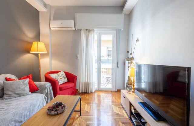 Charming Retreat Below the Acropolis